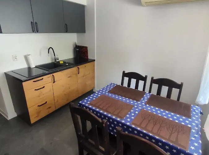 Szkolna 9 Apartmán *